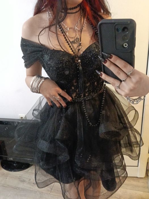 Абитуриентска рокля