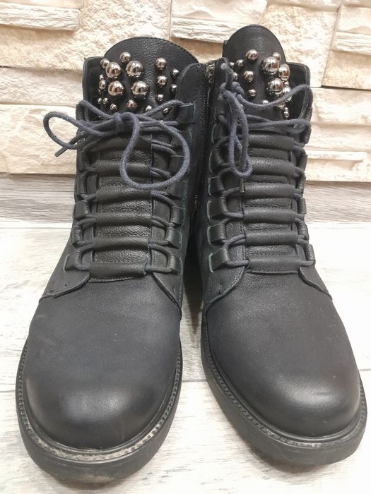 Продам Женские Ботинки