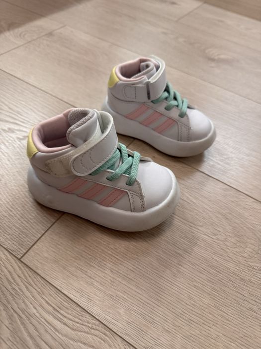 Детски маратонки  Adidas - 20 номер