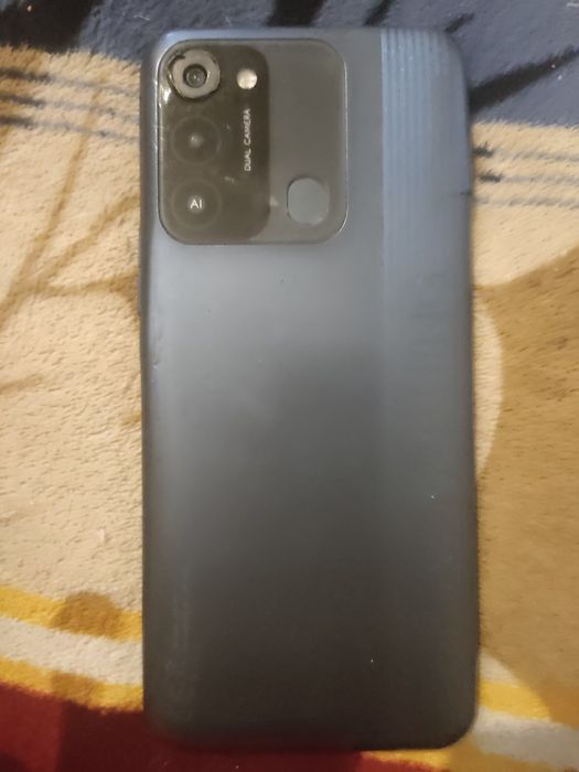 Продам телефон техно