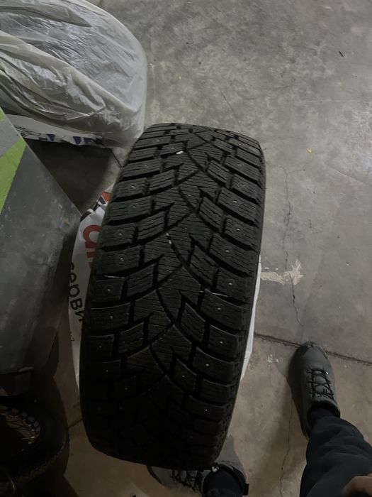 Шины шипованные 2шт