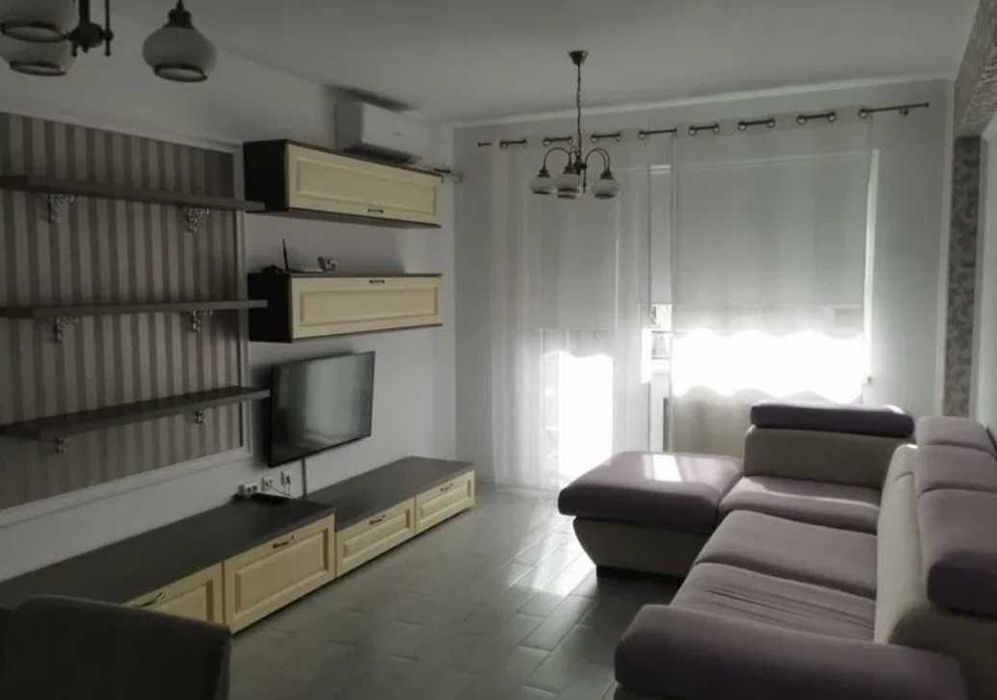 Дава се под наем Тристаен апартамент в Бургас, Победа - 110 кв.м за 382.5 € - Снимка #1