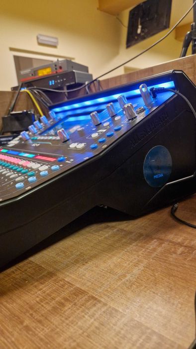 Mixer Digital Allen & Heath SQ5 / Schimb cu Wing Compact