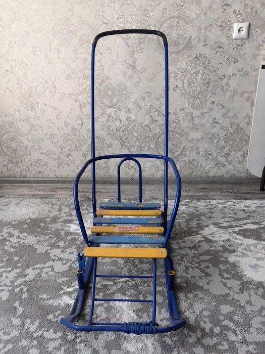 Сани детские синего цвета