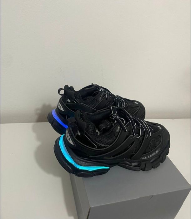 Balenciaga track led black