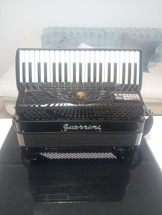 vând acordion jiuzisaund