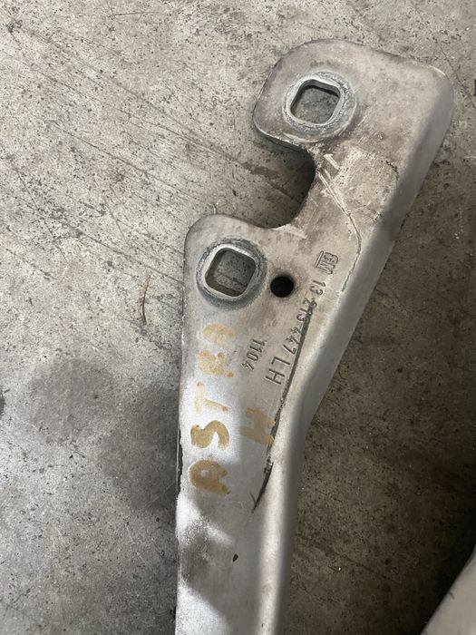 Capota motor / balamale capota stanga / dreapta Opel Astra H