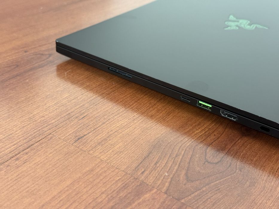 Геймърски Лаптоп 15.6’ QHD 240Hz RTX 4070 8GB Core I7-13800H Razer Blade 15 32GB DDR5 1TB SSD