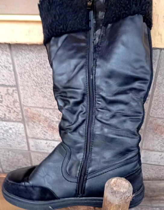 Дамски ботуши от черна изкуствена кожа