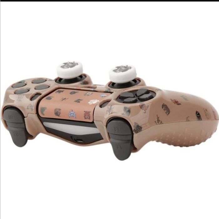 Carcasa rigida cu protectii butoane Play Station 4 Monster Hunter grip