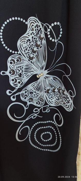 Платье, очень красивое, элегантное.