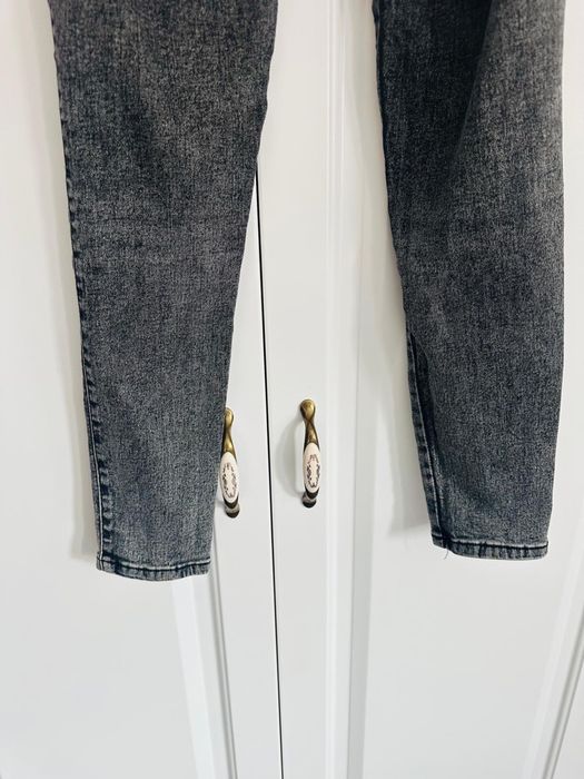 Blugi cu talie inalta negru spre gri , elastici masura S