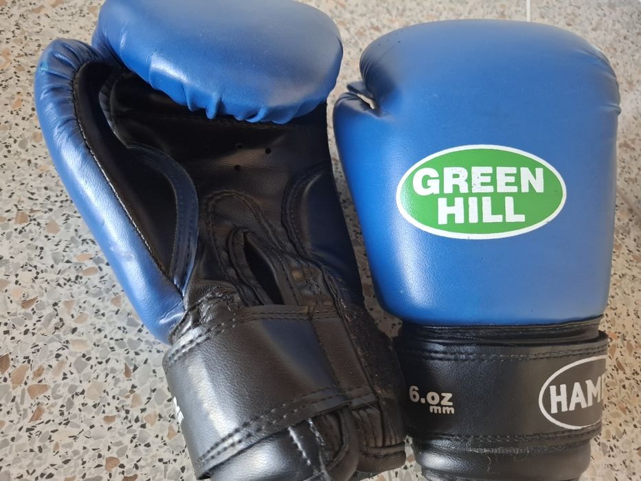 Боксерские перчатки