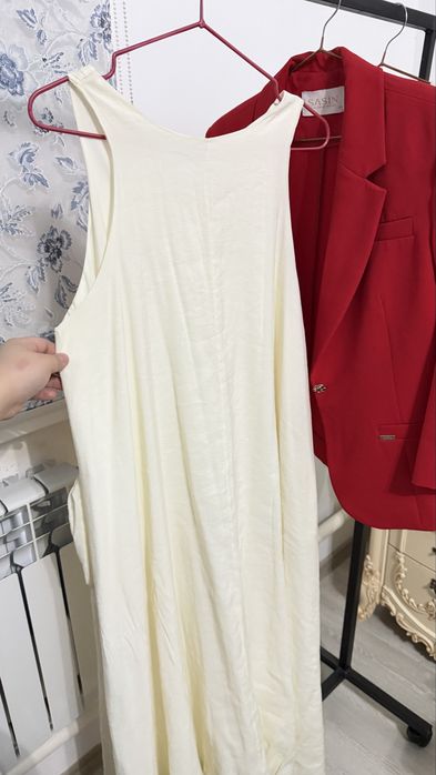 Летние платья в отличном состояние!!!