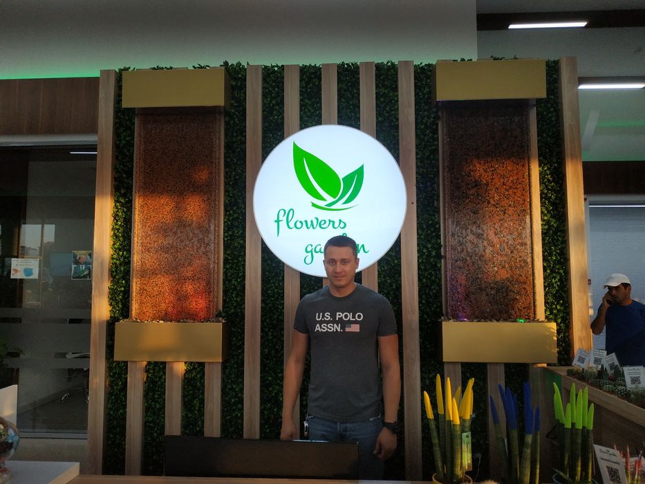 Барельефы скульптуры роспись водопады бассейны камин барбекю художник