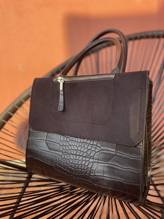 Дамска чанта с аксесоар