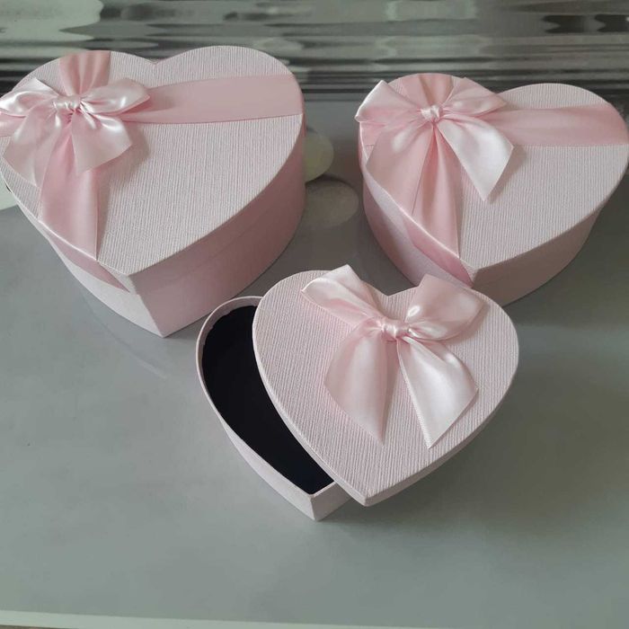 Подарочные  коробки разных размеров