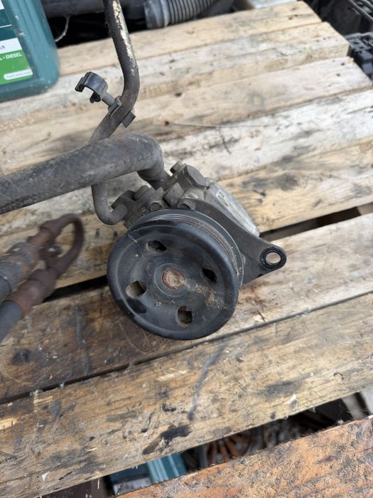 Оригинална хидравлична помпа Land Rover Range Rover Vogue L322 4.4 TDV8 BH42-3A696-BA