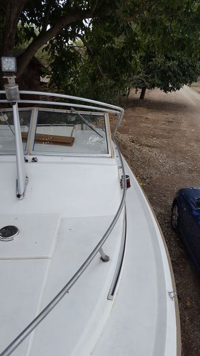 Vând barca cu peridoc 3300È