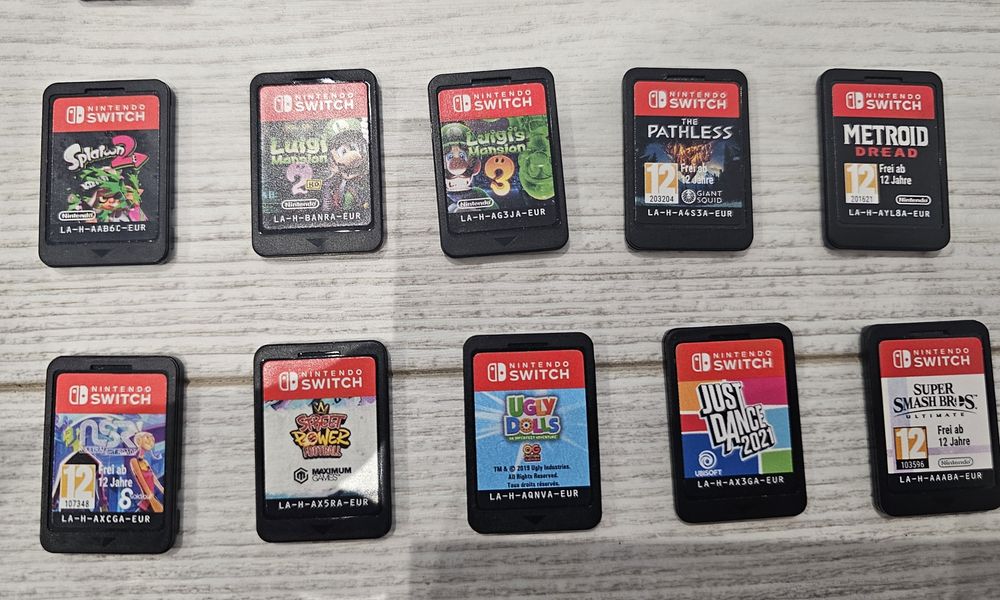 Vând jocuri pentru nintendo switch