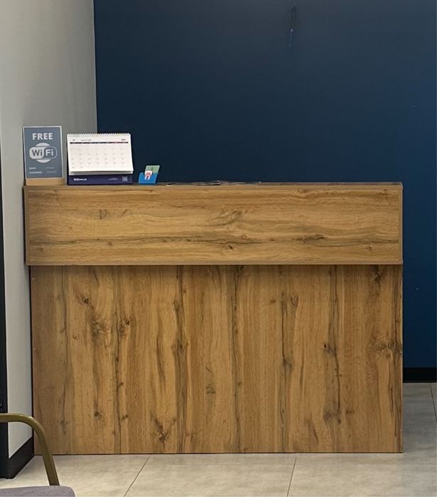 Продам ресепшен (стойка администратора)