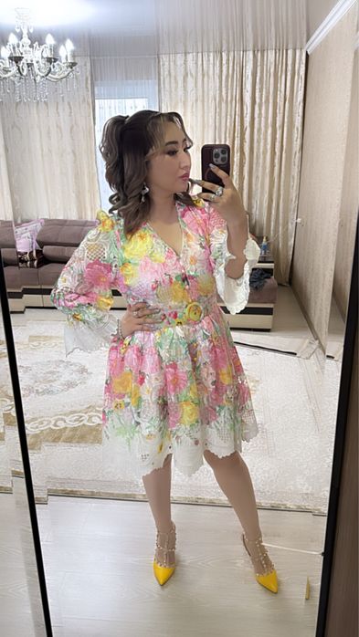 Продам платье с туфлями “Valentino”