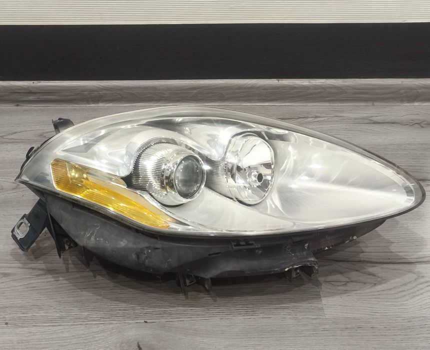 Десен фар за Фиат Браво 2