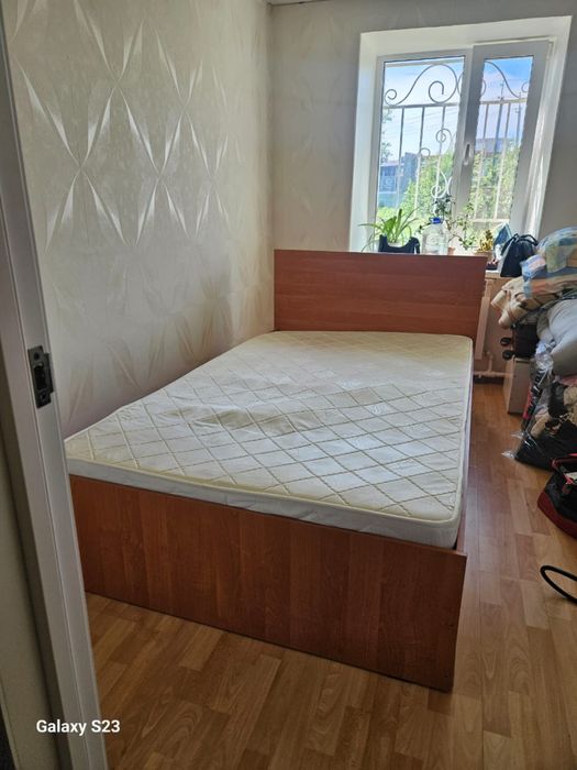 Продам кровать с матрасом