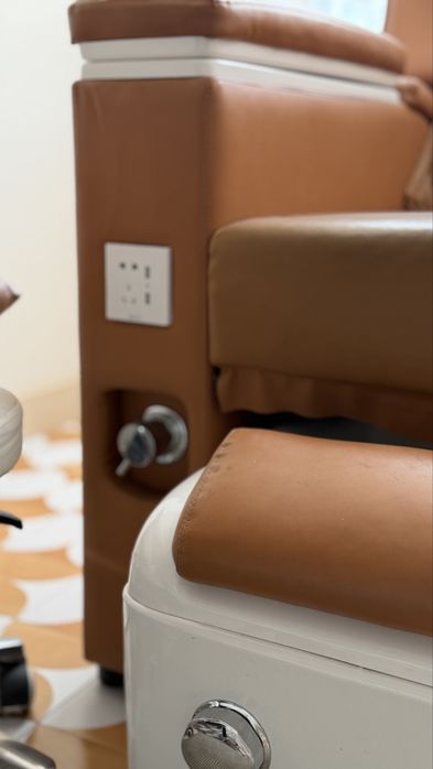 Кресло педикюрное 400 000 тг