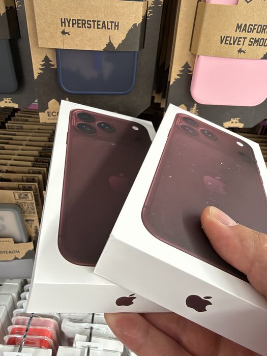 iPhone 18 Pro Max 256 burgundy,запечатани.