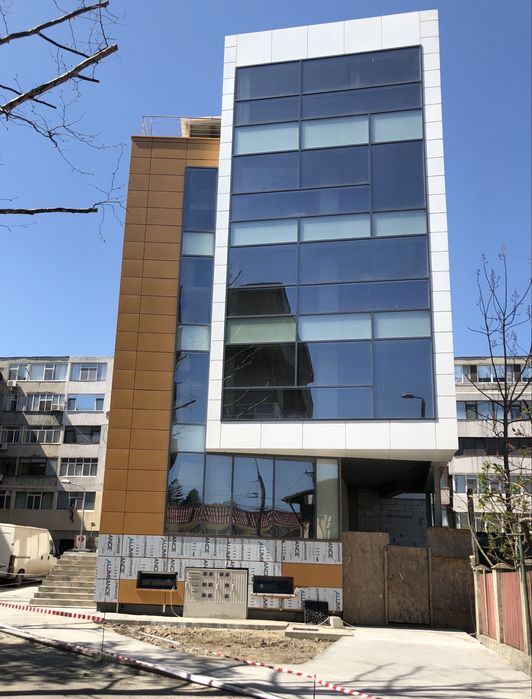 Inchiriez cladire ultracentrala D+P+4E