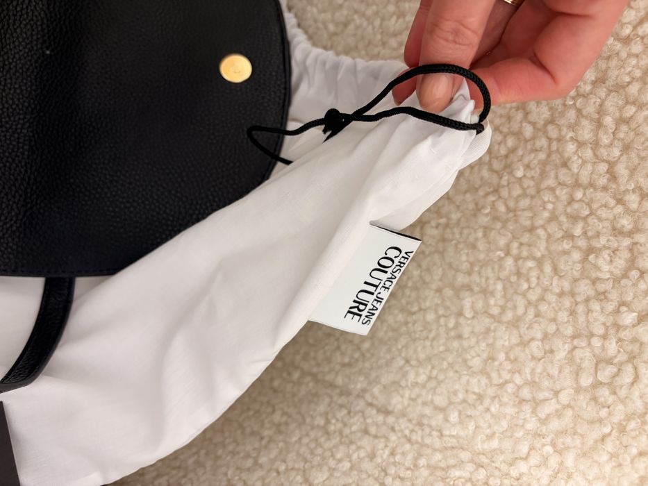 Geanta Versace cu eticheta