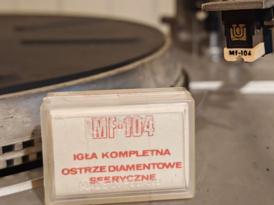 Грамофон Актур 006 - сглобен в ССР на базата на UNITRA G2021.