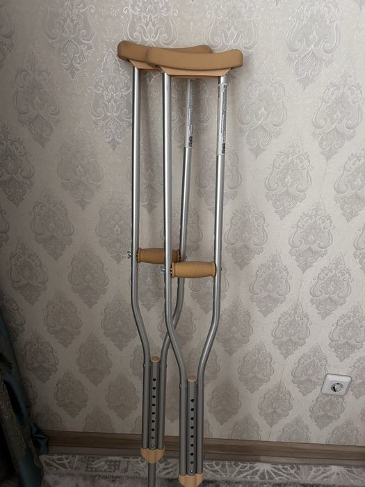 Продам Срочно Костыли