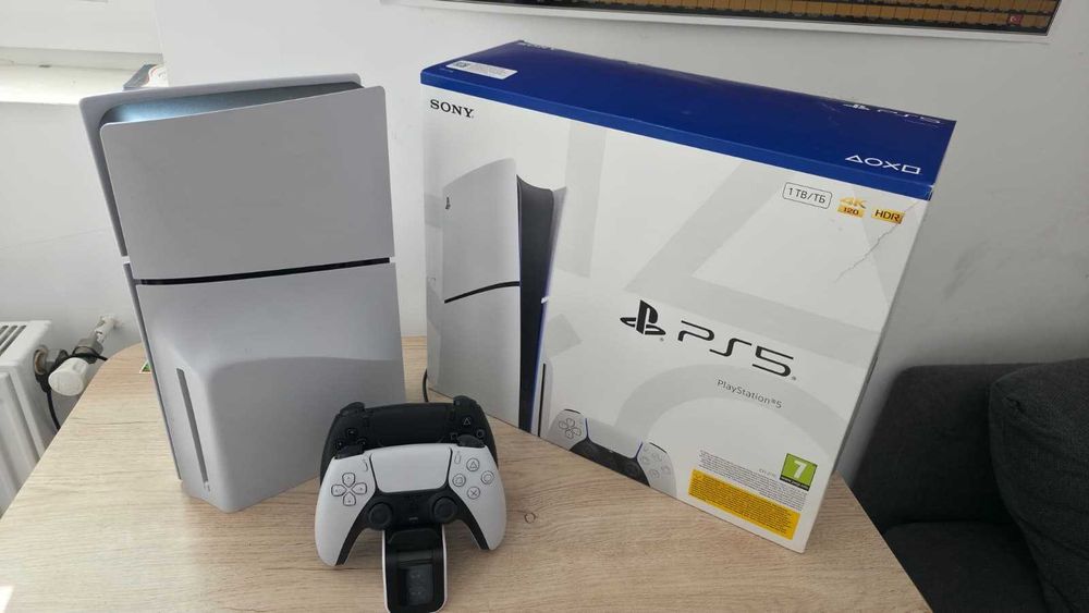Consola Sony Playstation 5, 1 TB, Disk, 2 controllere, incarcator wireless bonus, cu garantie