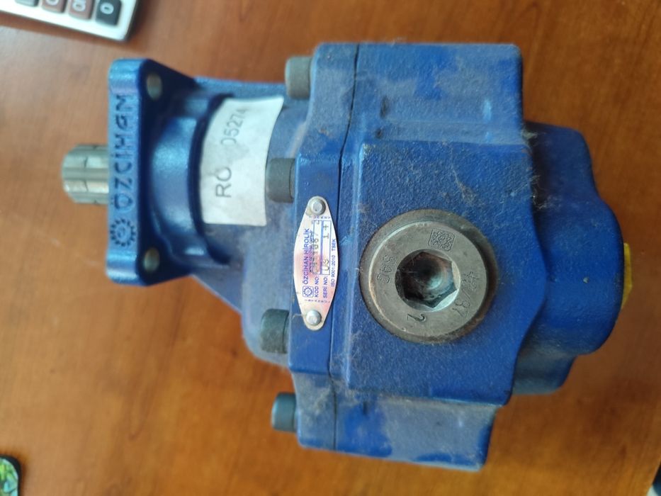 Vând pompă basculare camioane