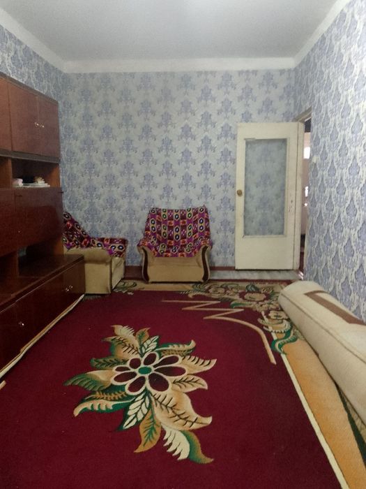 3 xonali uy 8mikrorayonda.