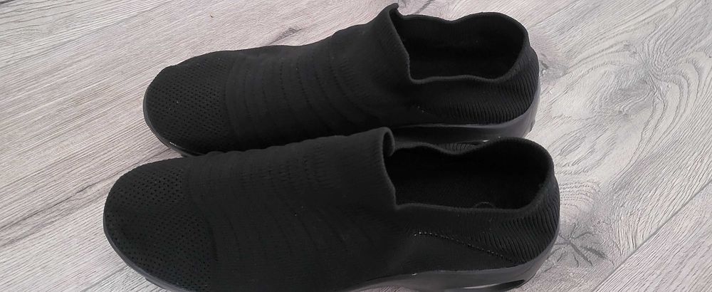 Обувки, нови ...