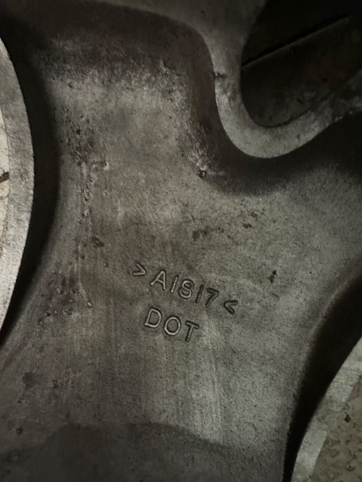 Джанти и Зимни гуми 235/55 R18 Yokohama BLUEARTH WINTER V906