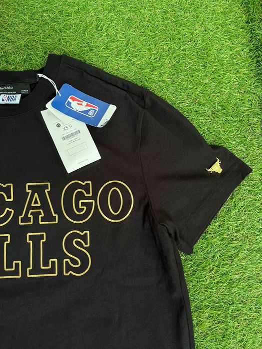 Мъжка блузка с къс ръкав : Bershka & NBA Chicago Bulls XS