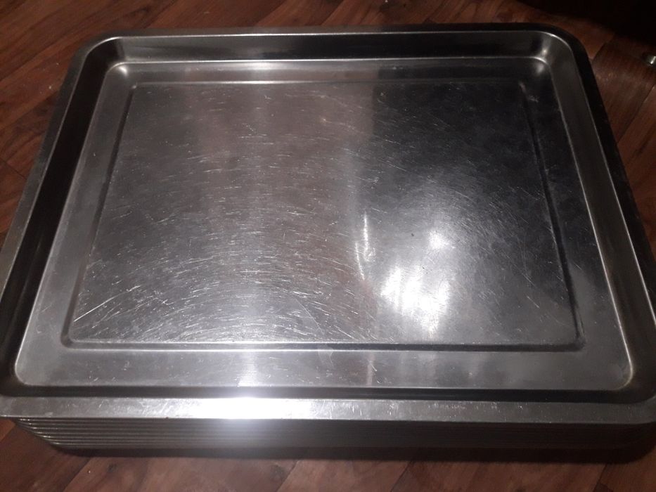 Подносы нержавеющие хорошего качества