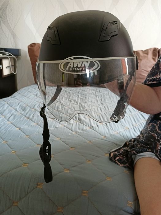 Шлем для электровелосипеда