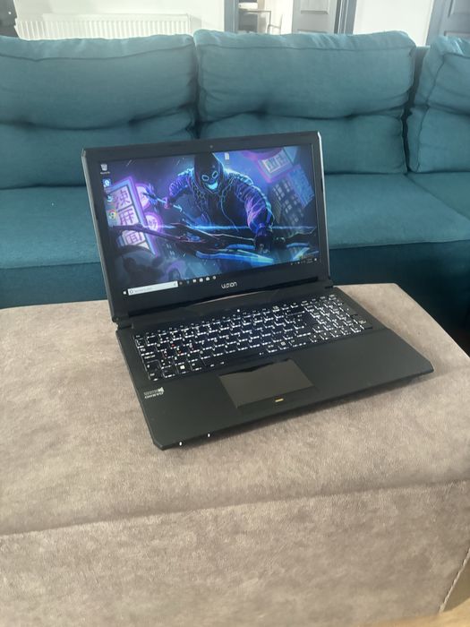 Laptop Gaming Clevo i7-6700HQ• 16gb ram• SSD Samsung 500gb• nvidia GTX