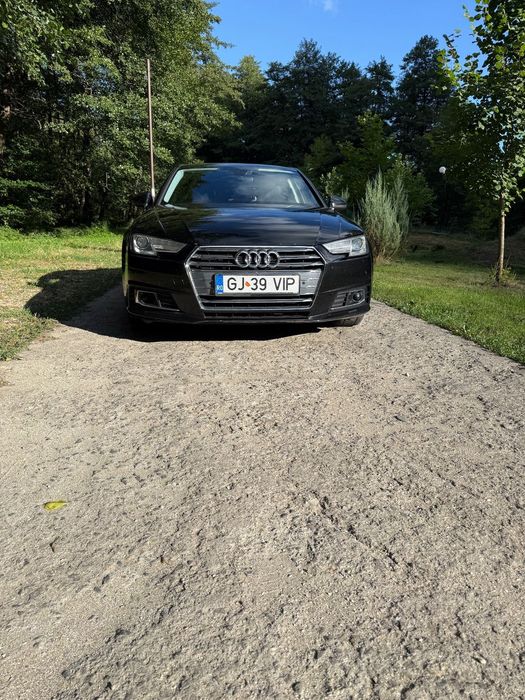 Audi A4 Limuzina Mașina importată din Germania în 2020 de către mine.