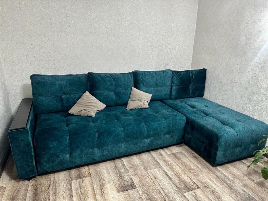 Отличный диван с углом