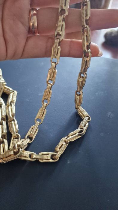 Продам золотую цепь
