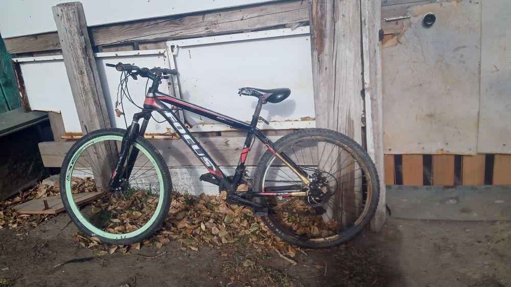 Продам два велосипеда фокус и тринкс