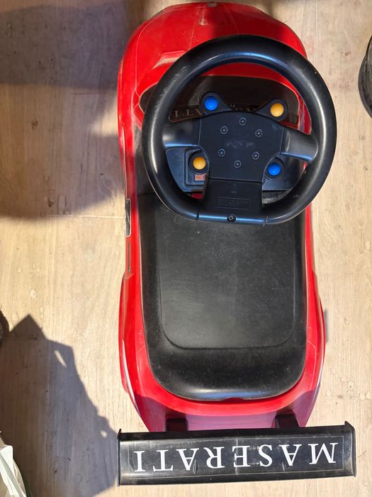 Червена Кола Mazeratti