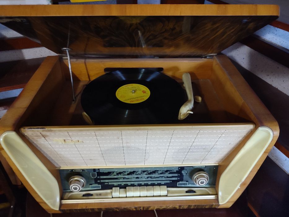 Radio cu pick-up Latvija