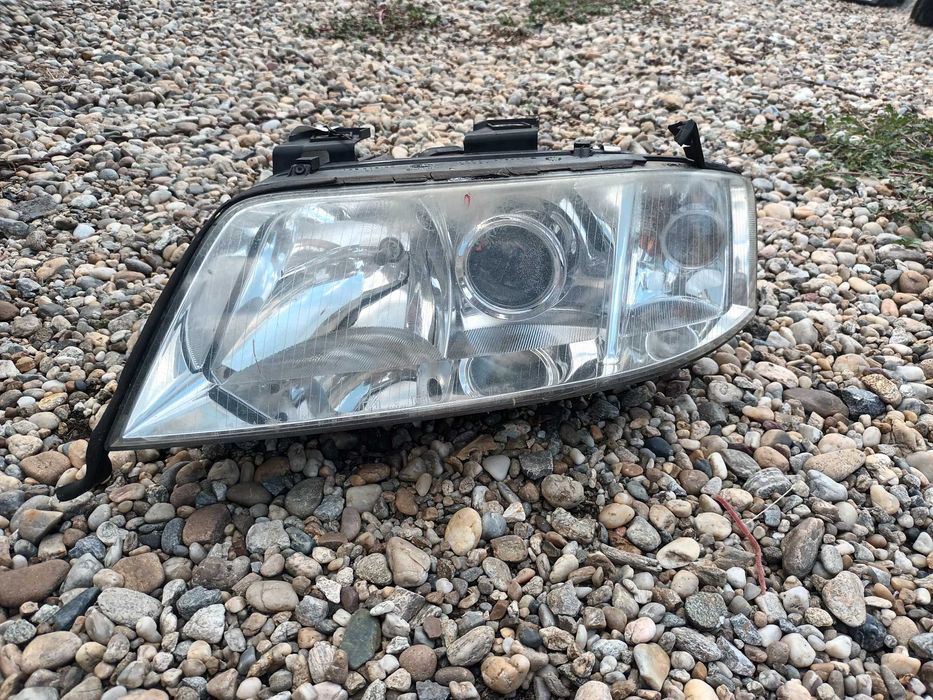 ляв и десен фар за ауди а6 ц5  ксенон AUDI A6 C5 xsenon